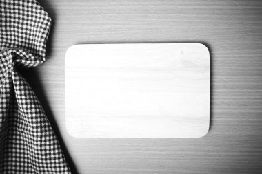 Kesme tahtası ve mutfak havlu