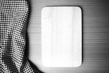 Kesme tahtası ve mutfak havlu