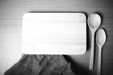 Kesme tahtası ve tahta kaşıklar