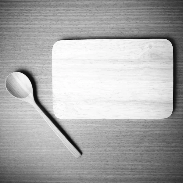 Tabla de cortar y cuchara de madera —  Fotos de Stock