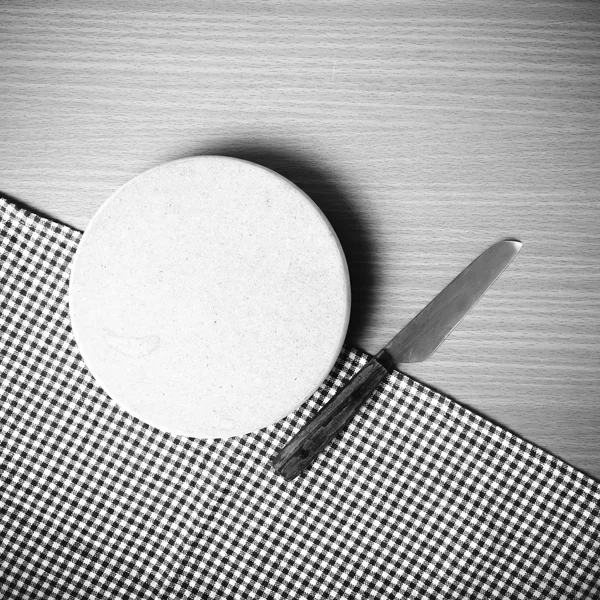 Knife and cutting board — Stock Photo, Image