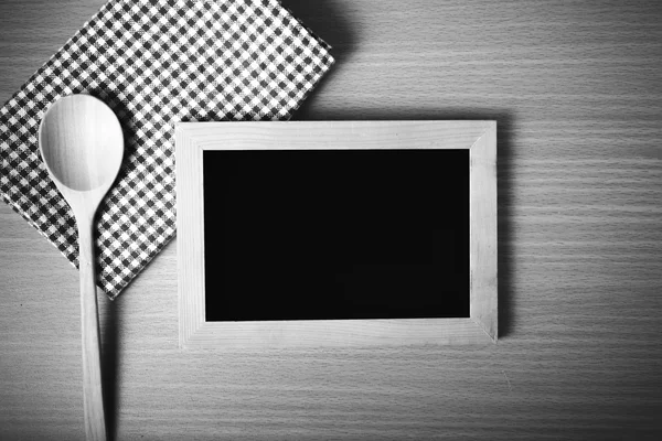 Yazı tahtası ve tahta kaşık