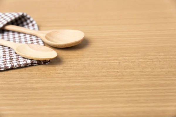 Cucchiai e strofinacci in legno — Foto Stock