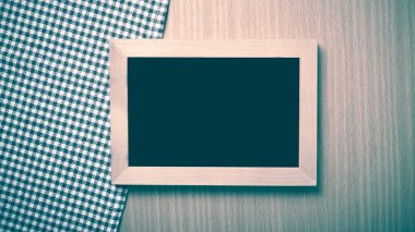 Yazı tahtası ve mutfak havlu