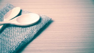 masada tahta kaşıklar