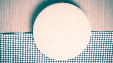 Kesme tahtası ve mutfak havlu