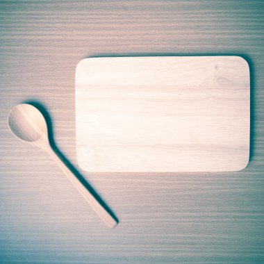 Kesme tahtası ve kaşık