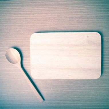 Kesme tahtası ve kaşık