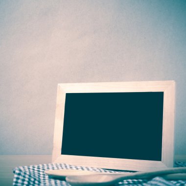 Yazı tahtası ve tahta kaşıklar