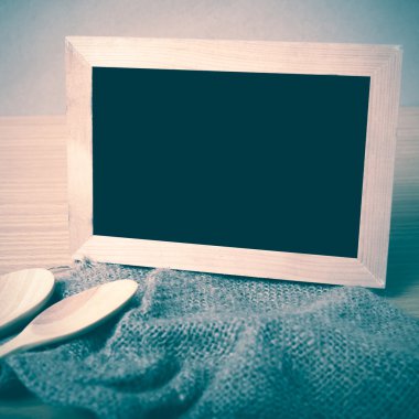 Yazı tahtası ve tahta kaşıklar