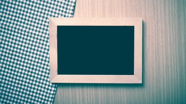 Yazı tahtası ve mutfak havlu