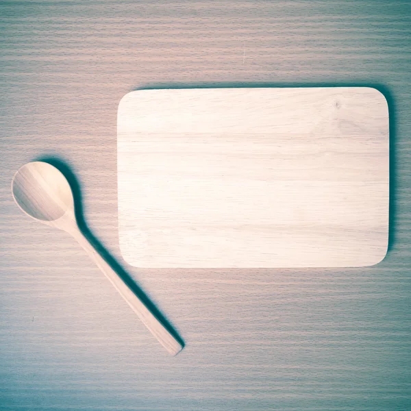 Kesme tahtası ve kaşık