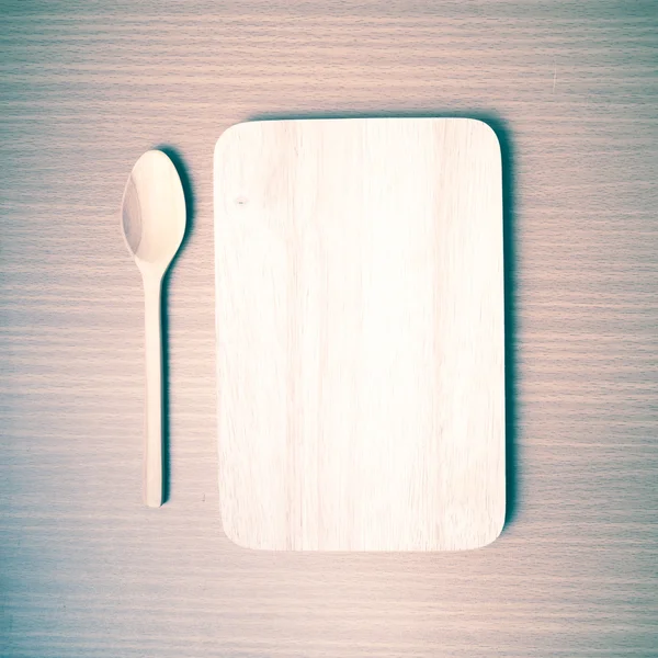 Kesme tahtası ve kaşık