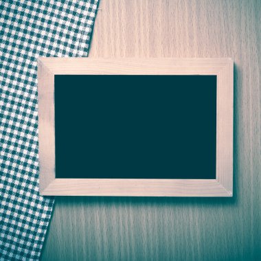 Yazı tahtası ve mutfak havlu