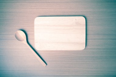 Kesme tahtası ve tahta kaşık
