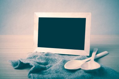 Yazı tahtası ve tahta kaşıklar