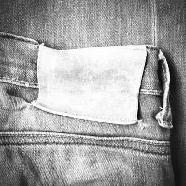 etiket üzerine jean pantolon