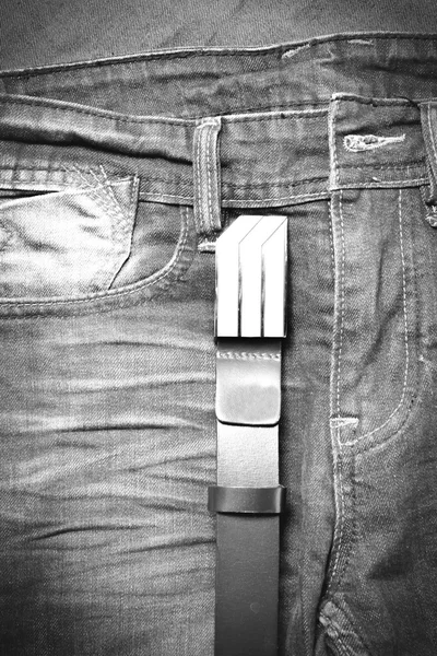 Jeans e cinto de couro — Fotografia de Stock