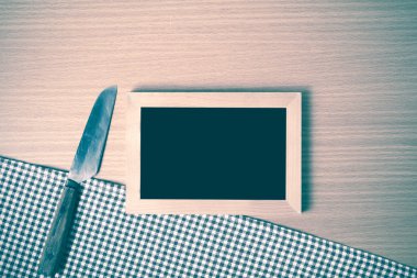 yazı tahtası ve bıçak vintage tarzı