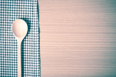 tahta kaşık ve mutfak havlu vintage tarzı