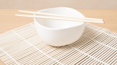 chopstick ile boş kase