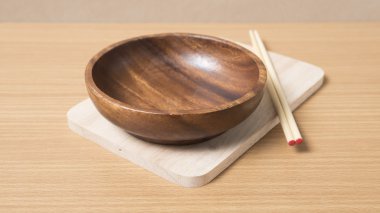 chopstick ile boş kase