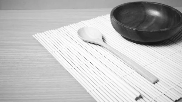 Cuchara de madera y palillo estilo de tono de color blanco y negro —  Fotos de Stock