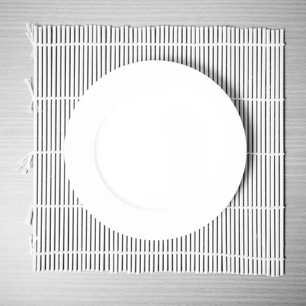 Boş tabak siyah ve beyaz renk tonu stili — Stok fotoğraf