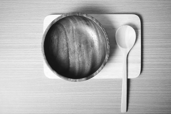 Cuenco de madera y cuchara estilo de tono de color blanco y negro —  Fotos de Stock