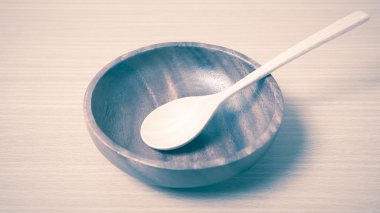 ahşap kase ve kaşık vintage tarzı