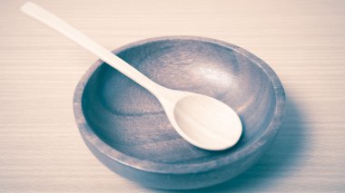 ahşap kase ve kaşık vintage tarzı