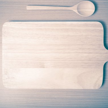 tahta kaşık ile kesme tahtası vintage tarzı