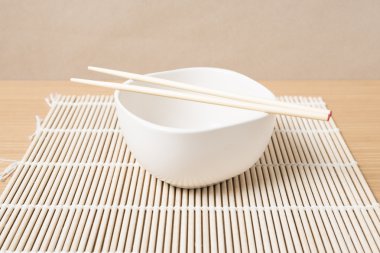 chopstick ile boş kase