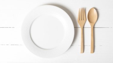 tahta kaşık ve çatal yemeği ile