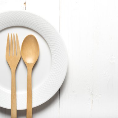 tahta kaşık ve çatal yemeği ile