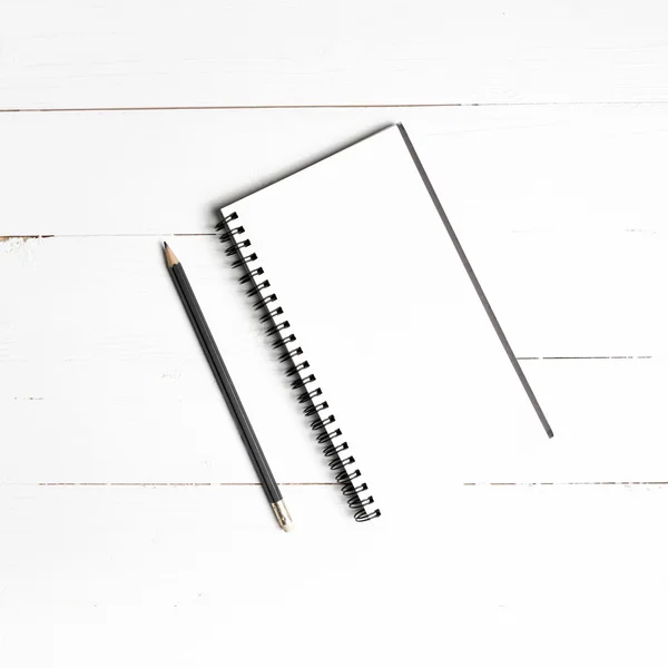 Μολύβι και σημειωματάριο — Φωτογραφία Αρχείου