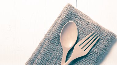tahta kaşık ve çatal mutfak havlu vintage tarzı üzerinde