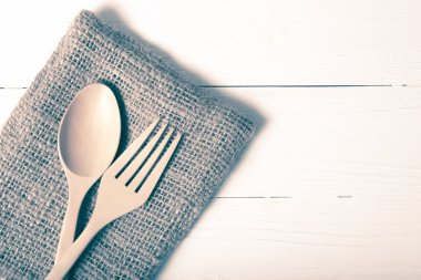 tahta kaşık ve çatal mutfak havlu vintage tarzı üzerinde