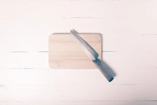 Knife and cutting board vintage style — Stock Photo, Image