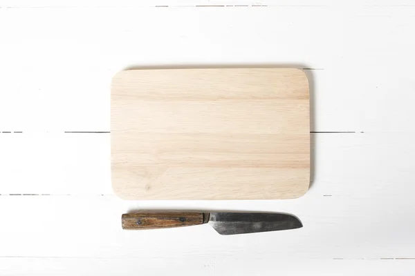 Nůž a řezací deska — Stock fotografie