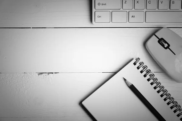 Notepad and computer black and white color style — Stock Photo, Image