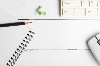 Not defteri ve bilgisayar