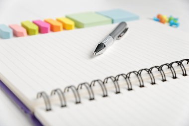 Ofis, banka donatımı ile not etmek