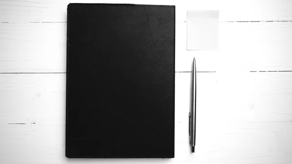 Brown notebook and pen black and white tone color style — Stock Photo, Image