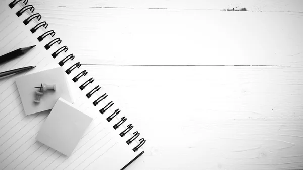 Office ile not etmek siyah beyaz arpacık yukarıdan görünüm sağlar — Stok fotoğraf