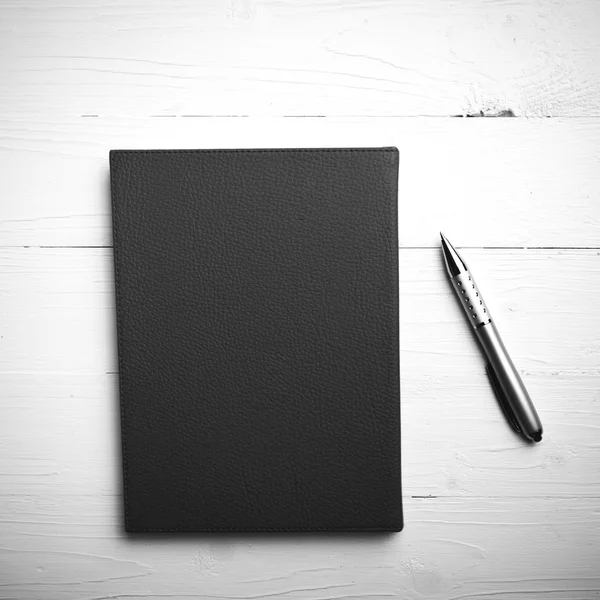 Brown notebook and pen vintage style — Stock Photo, Image