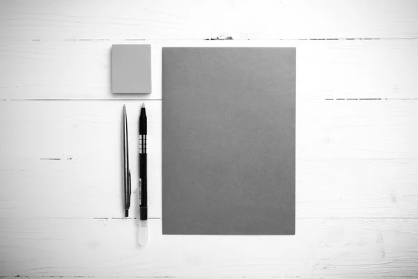 Papír s stylu černé a bílé barvy rychlé poznámky — Stock fotografie