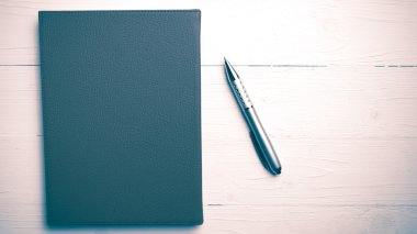 kahverengi defter ve kalem vintage tarzı