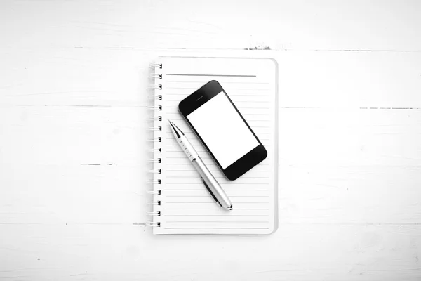 メモ帳や携帯電話の黒と白の色のトーン スタイル — ストック写真
