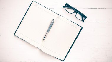 açık defter kalem vintage tarzı ile